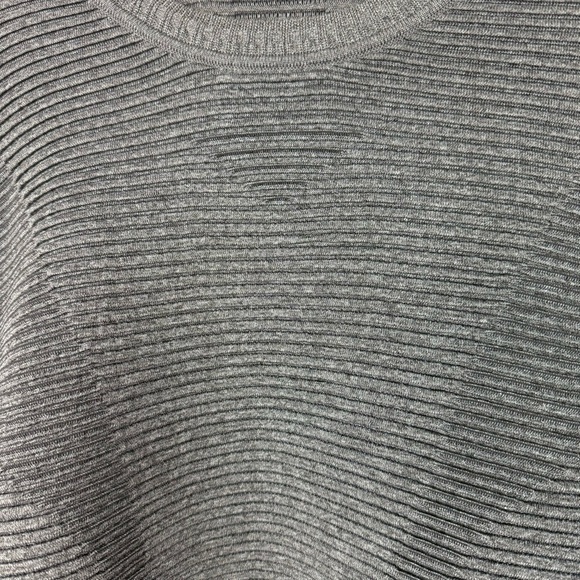 Under Armour intelli-knit long sleeved top XL - Picture 4 of 8